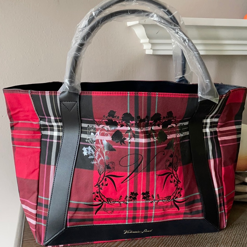 VICTORIA’S SECRET plaid tote bag NWT